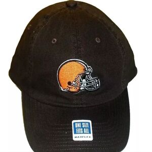 Cleveland Browns Mens Brown Stretch fit One fit hat cap New NFL Helmet Logo